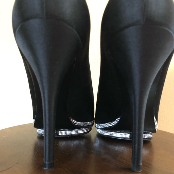 Stuart Weitzman Satin & Crystal Embossed Peep Toe - Picture 5 of 8